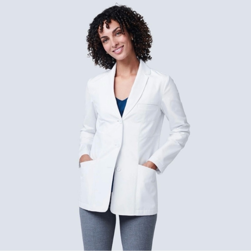 Medelita Elizabeth short lab coat M
